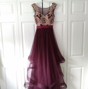 CityTriangles Burgundy Tulle A-line Scoop Illusion